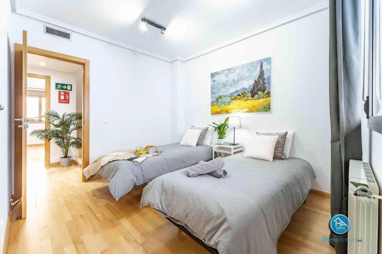 Elegant Grand Villa - Madrid City Center 0*,  Spain