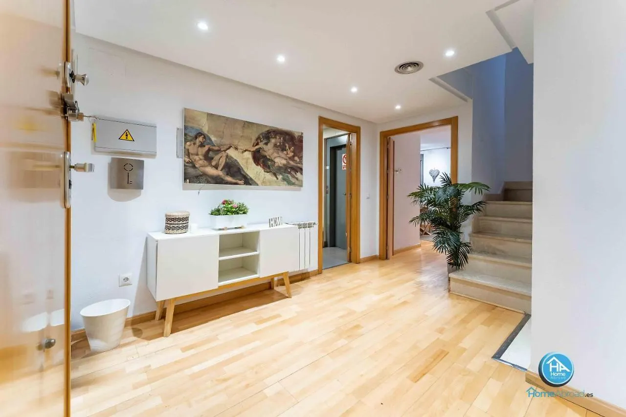 Elegant Grand Villa - Madrid City Center Apartment