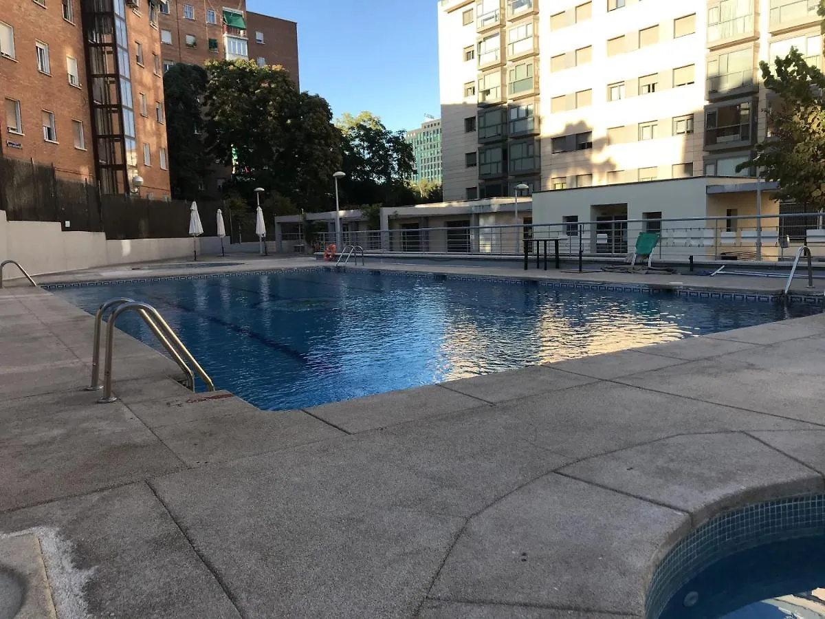 Elegant Grand Villa - Madrid City Center 0*,